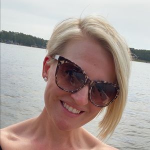 Meet your Posher, Stefanie